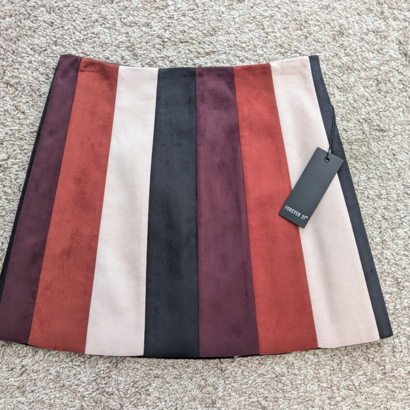 Fall colors suede mini skirt- brand new - Picture 2 of 2